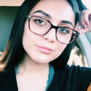 Meet your Posher, Alexis